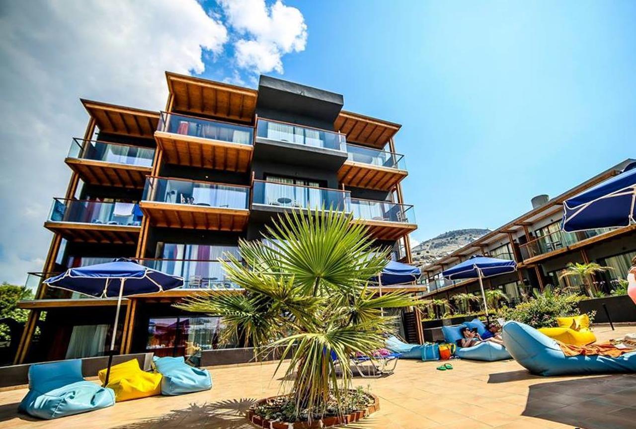 Privilege Beach Lardos